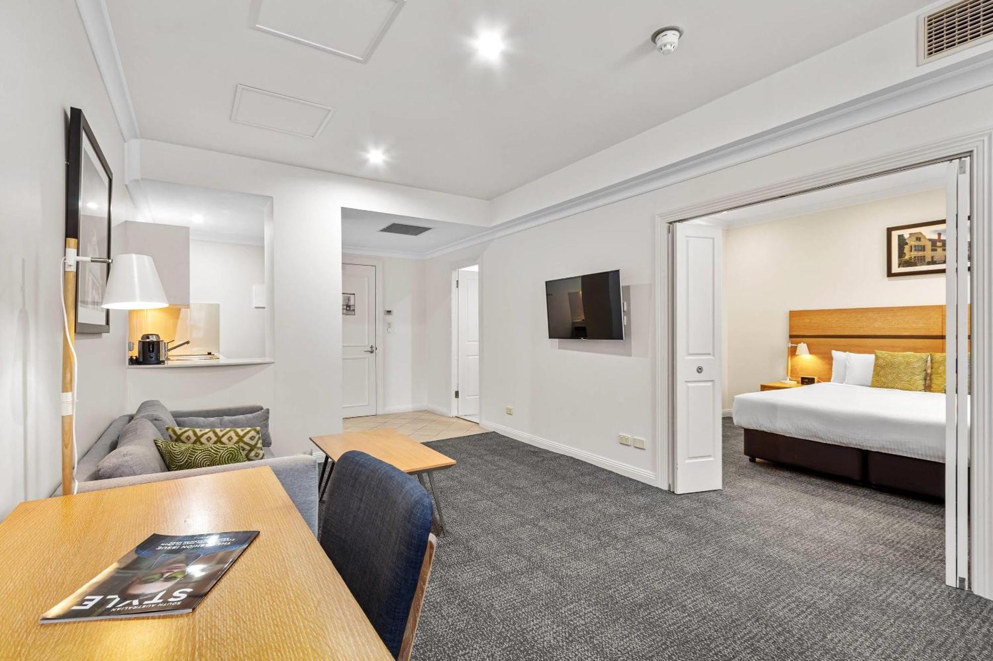 Quality Apartments Adelaide Central Exterior photo